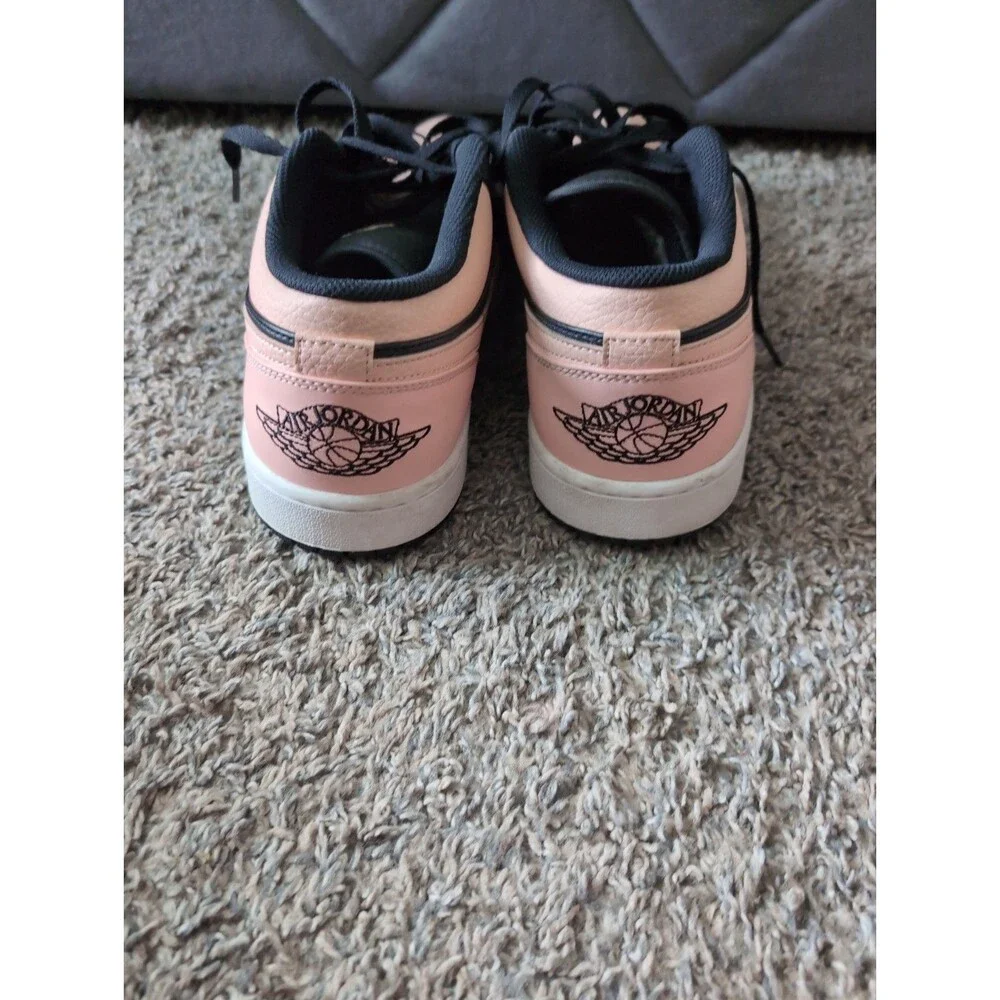 Jordan Air Jordan 1 Low Crimson Tint Black/Hyper Pink/White 553558-034